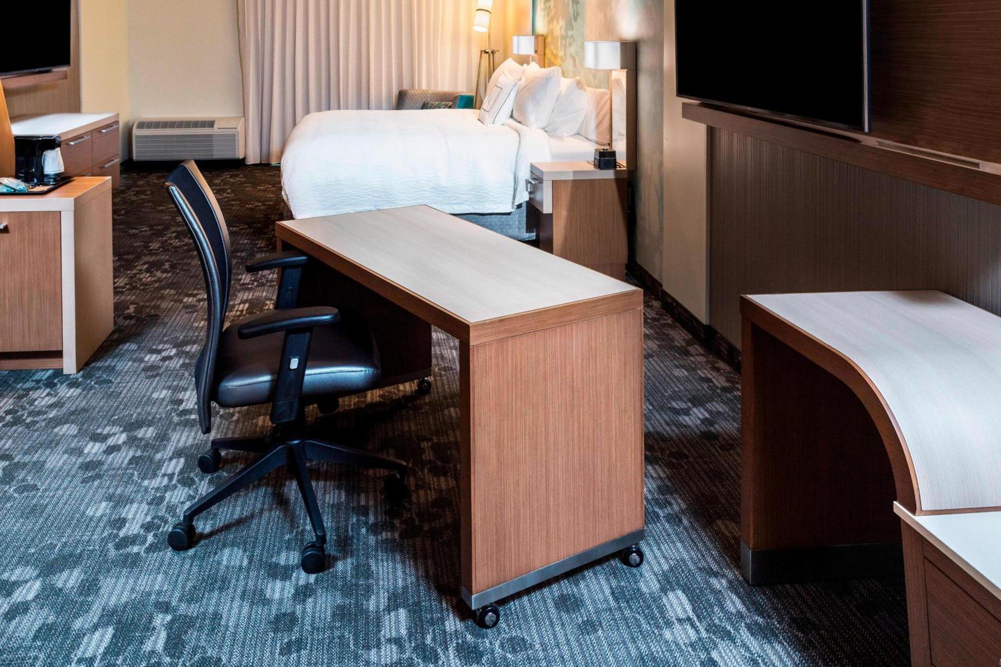 Courtyard By Marriott Tampa Northwest/Veterans Expressway Hotel West Chase Eksteriør billede